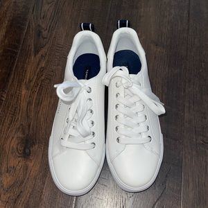 Women's Tommy Hilfiger sneakers